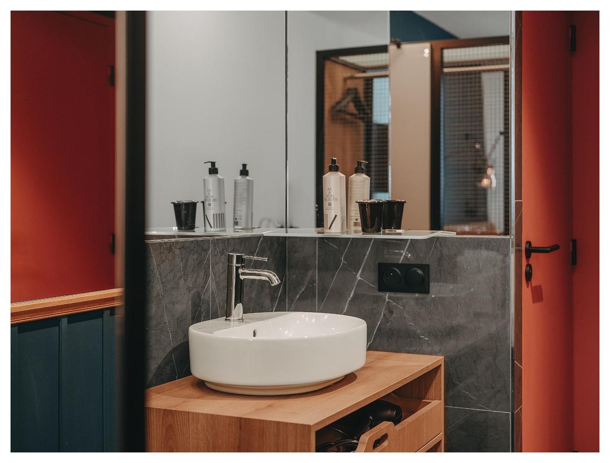 1.75 Paris Le Charme Hotel Bagian luar foto